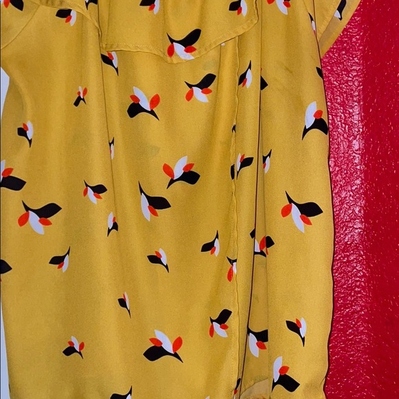 Off the shoulder bird print open back blouse - Picture 5 of 7